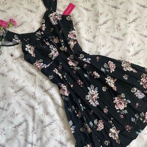 🔴SOLD 🔴Cute floral dress ✨